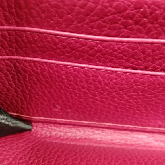 Gucci Vibrant Red Zip-Around Wallet - Picture 7 of 12